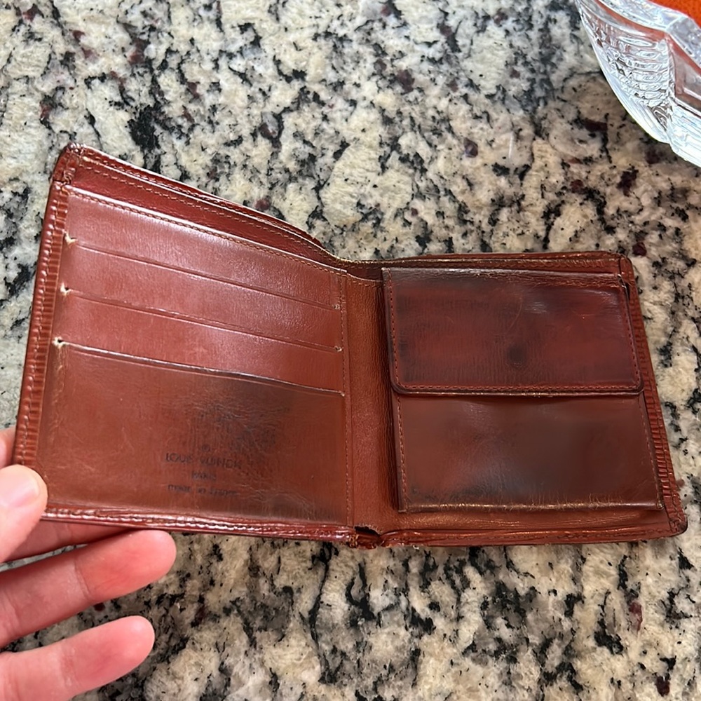 Louis Vuitton Epi Bifold Wallet - Picture 2 of 16